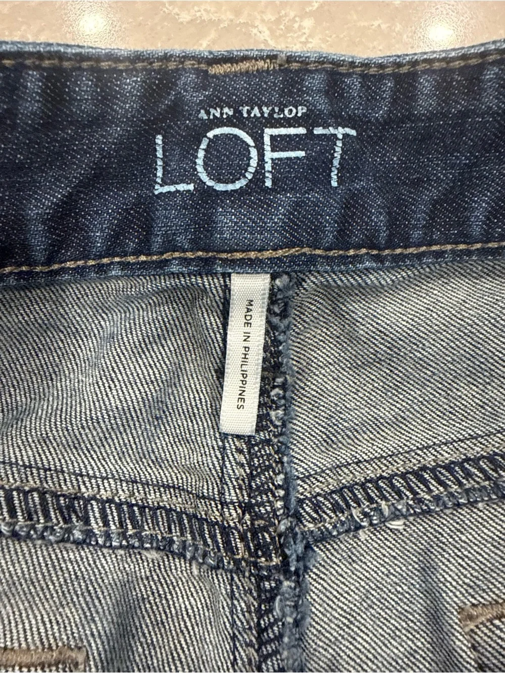 LOFT Denim Shorts Women’s 28/6 Medium Wash Cuffed Stretch Jean Shorts Casual
